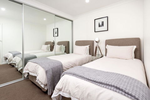 Sleeping In Style - Central & Sophisticated - Accommodation Tasmania 7