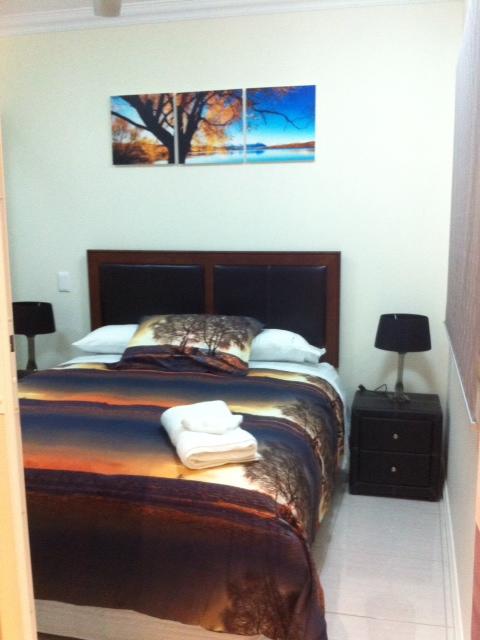 Nomikis\'On The Avenue - Accommodation Tasmania 21
