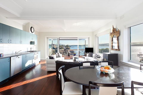 Art Deco Apartment With Breathtaking Water Views - Accommodation Tasmania 0