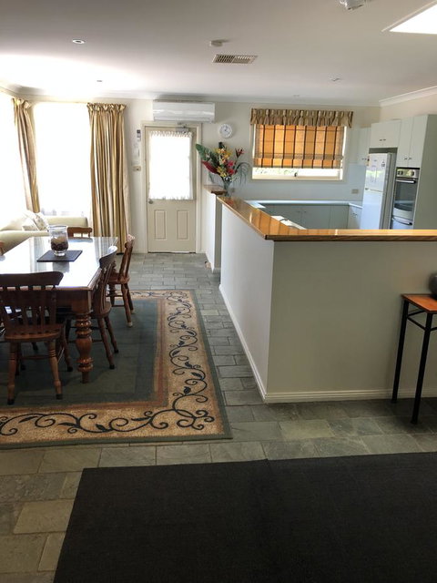 Beaches Serviced Apartments - Accommodation Tasmania 5