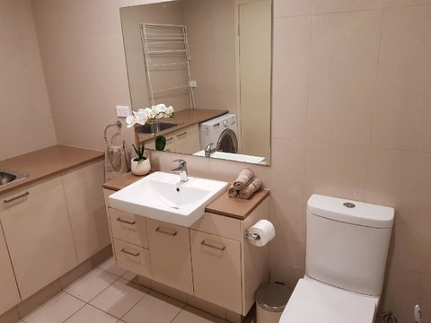 Darwin-Ocean Views, Tropical Getaway, Pool & Aircon - Accommodation Tasmania 14