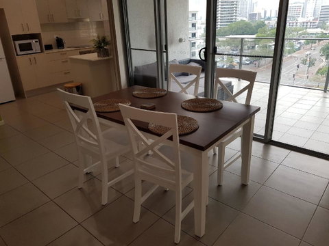 Darwin-Ocean Views, Tropical Getaway, Pool & Aircon - Accommodation Tasmania 7
