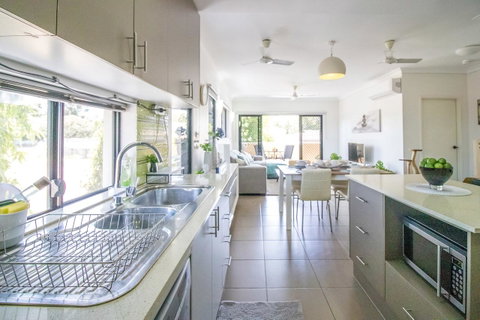 ZEN QUEST - The NOMADS PAD Near Nightcliff Markets & Sunset Foreshore - Accommodation Tasmania 25