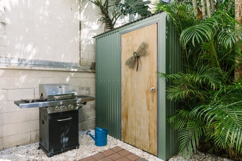 CitySide Apartment - 2 Bedroom With Private Courtyard - Accommodation Tasmania 12
