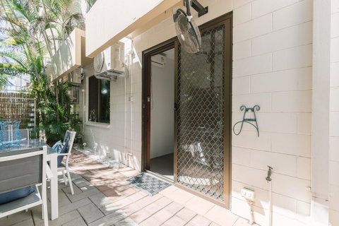 CitySide Apartment - 2 Bedroom With Private Courtyard - Accommodation Tasmania 10