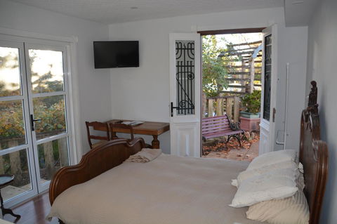 Garden Room - Accommodation Tasmania 4