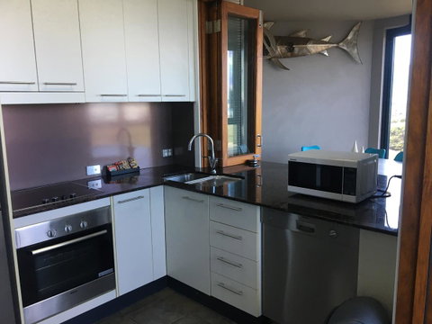 Lennox Holiday Apartments - Accommodation Tasmania 12