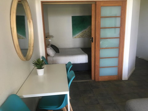 Lennox Holiday Apartments - Accommodation Tasmania 14
