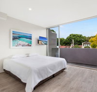 Bondi Beach Studio King Suite  Balcony - Accommodation Tasmania