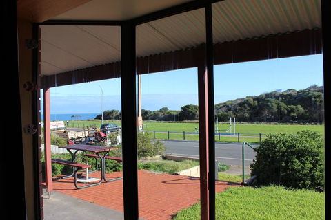 Bott's Beach Retreat - Accommodation Tasmania 0