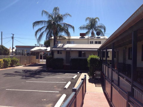 Bottle Tree Gardens Motel - Accommodation Tasmania 0