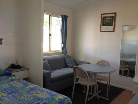 Bottle Tree Gardens Motel - Accommodation Tasmania 1