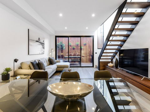 Boutique Stays - County Down, Contemporary Port Melbourne Home - Accommodation Tasmania 0