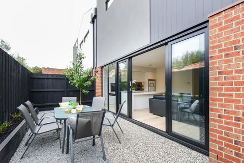 Boutique Stays-Murrumbeena Place 1 - Accommodation Tasmania 3