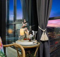 Braddon Penthouse Top Location Netflix WiFi Views - Accommodation Tasmania