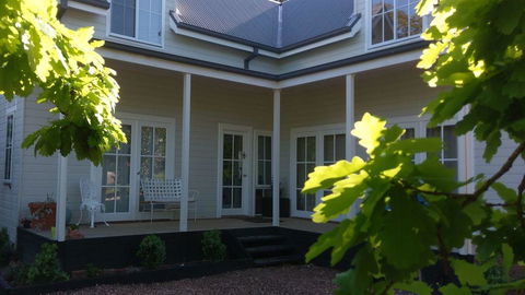 Bradshaw House - Accommodation Tasmania 0