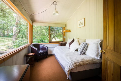 Braeside Mount Macedon Country Retreat Bed And Breakfast - Accommodation Tasmania 2