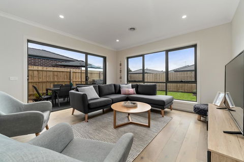 Brand New And Beautiful - Rosebud Holiday Home - Accommodation Tasmania 3