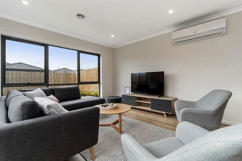 Brand New And Beautiful - Rosebud Holiday Home - Accommodation Tasmania 2