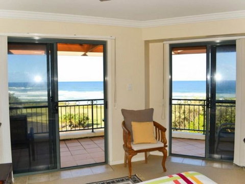 Breakers 1/10 - Accommodation Tasmania 3