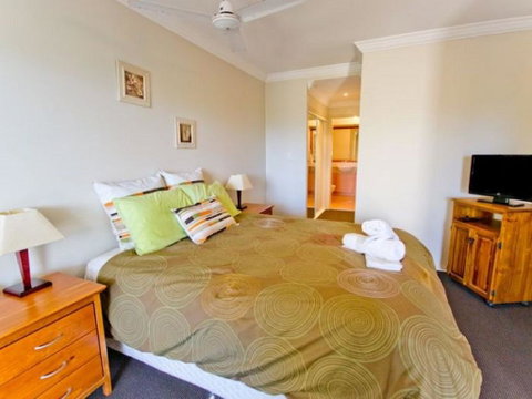 Breakers 1/8 - Accommodation Tasmania 3
