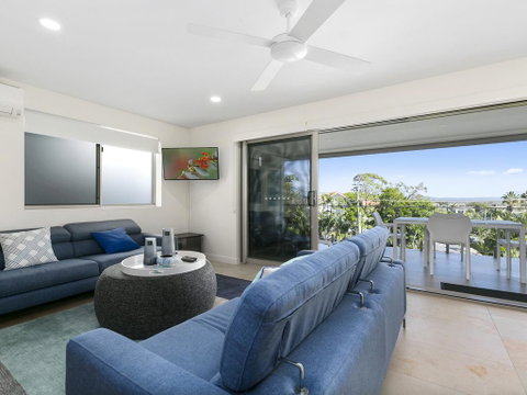 Breathtaking Views Across Noosa - Unit 1 Taralla 18 Edgar Bennett Avenue - Accommodation Tasmania 0