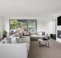 Bridgewater Luxury family retreat close to the beach - Accommodation Tasmania
