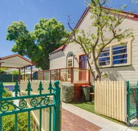 Bright 3-bedroom apartment - Central Armidale - Accommodation Tasmania