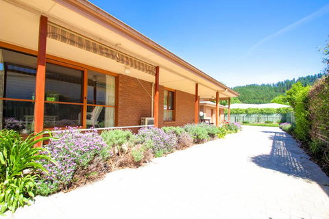 Bright Country Home - Accommodation Tasmania 3