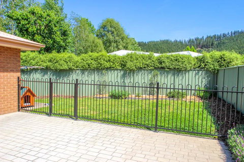 Bright Country Home - Accommodation Tasmania 1