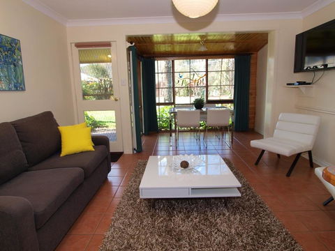 Bright Highland Valley Cottages - Accommodation Tasmania 0