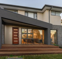 Brighton East 3 Bedroom 3 Bathroom Townhouse - Accommodation Tasmania