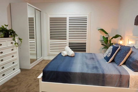 Broadbeach Waters Home With Private Pool - Accommodation Tasmania 1