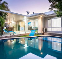 Broadbeach Waters Home With Private Pool - Accommodation Tasmania