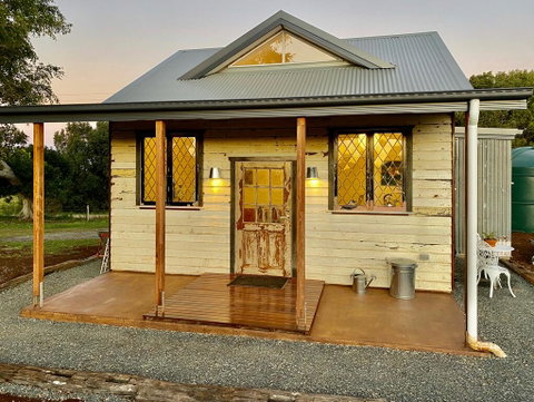 BYRON BAY New! SUNSET COTTAGE - Accommodation Tasmania 0