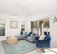 C A L M at beautiful Shoal Bay - Accommodation Tasmania
