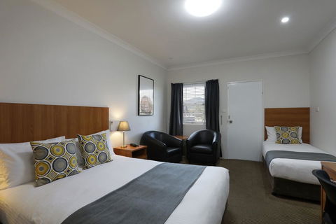 Cadman Motor Inn And Apartments - Accommodation Tasmania 0