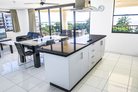 Cairns Aquarius - Accommodation Tasmania 2