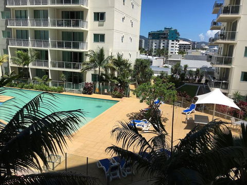Cairns Esplanade 2 Bed 2 Bath Resort Hotel - Accommodation Tasmania 3