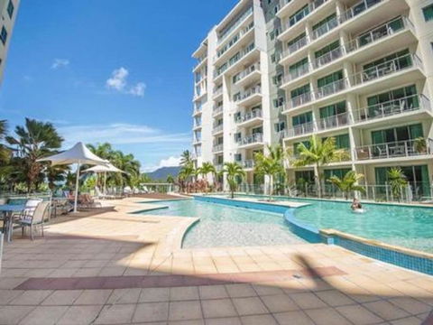 Cairns Esplanade 2 Bed 2 Bath Resort Hotel - Accommodation Tasmania 0