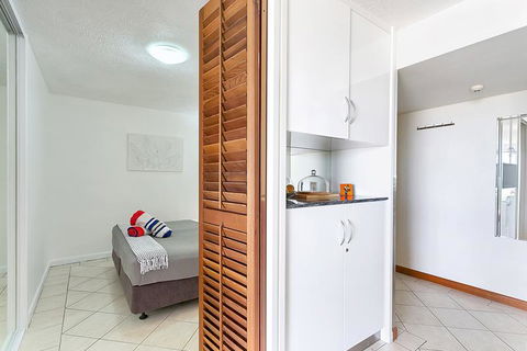 Cairns Esplanade Apartment - Accommodation Tasmania 0