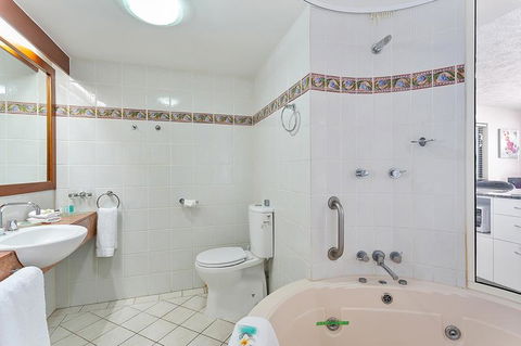 Cairns Esplanade Apartment - Accommodation Tasmania 1