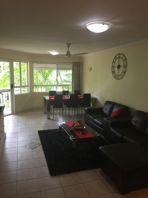 Cairns Golf Course Apartment - Accommodation Tasmania 3