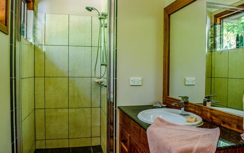 Cairns Homestead: A Peaceful Getaway - Accommodation Tasmania 0
