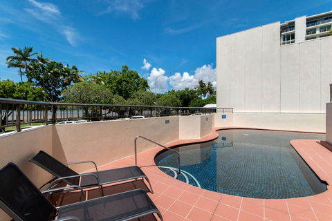 Cairns Ocean View Apartment In Aquarius - Accommodation Tasmania 2