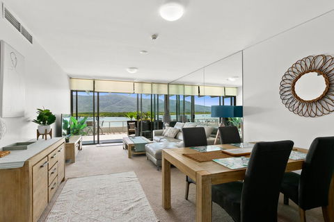 Cairns Waterfront - Harbourlights - Accommodation Tasmania 3