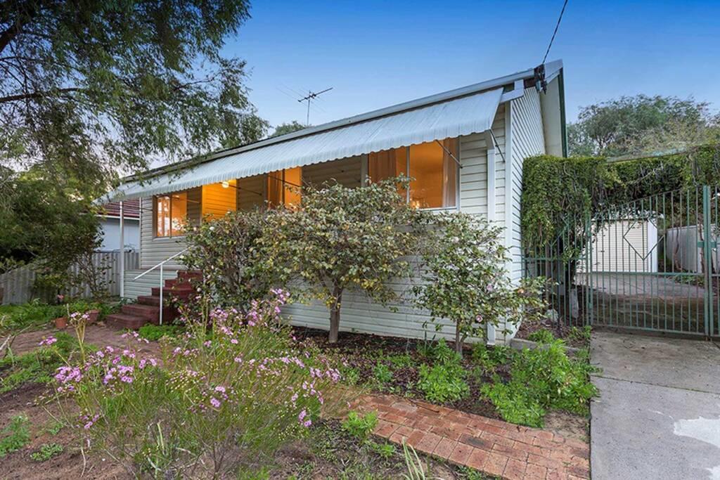 Mandogalup WA Accommodation Tasmania