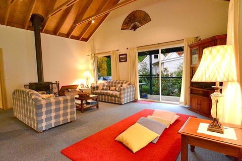 Camellia Lodge - Accommodation Tasmania 2