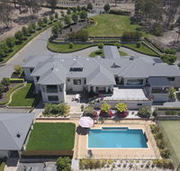 Canberra Luxury Estate - Accommodation Tasmania