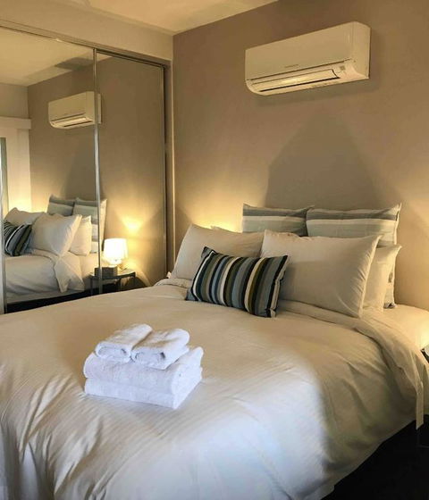 Canvas Suites On William - Accommodation Tasmania 3
